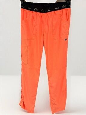 Koi women’s  Cargo Scrub Pants in coral peach color medium new condition